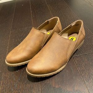 Brown cushionaire shoe